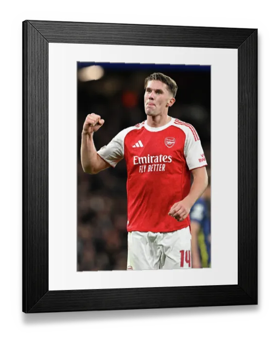 Framed Print : Arsenal FC v Atletico de Madrid - UEFA Champions League 2025 / 26 League Phase MD3