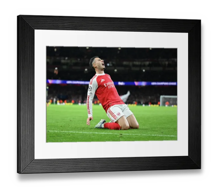 Framed Print : Arsenal FC v Atletico de Madrid - UEFA Champions League 2025 / 26 League Phase MD3 Framed Print : Arsenal FC v Atletico de Madrid - UEFA Champions League 2025 / 26 League Phase MD3