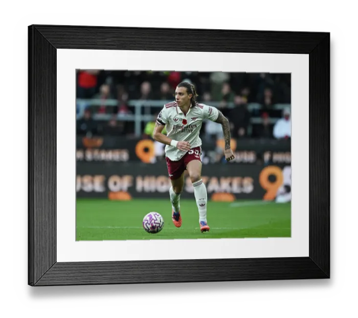 Framed Print : Burnley v Arsenal - Premier League