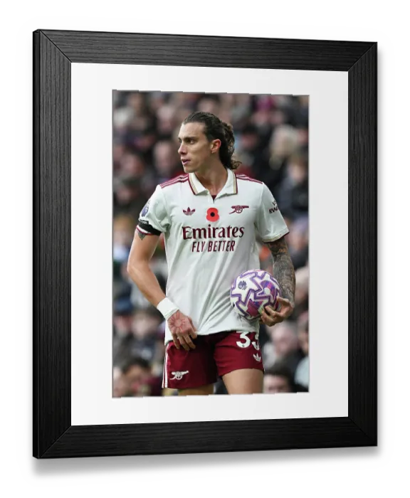 Framed Print : Burnley v Arsenal - Premier League