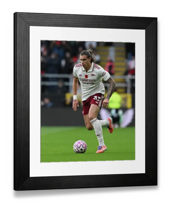 Framed Print : Burnley v Arsenal - Premier League Framed Print : Burnley v Arsenal - Premier League