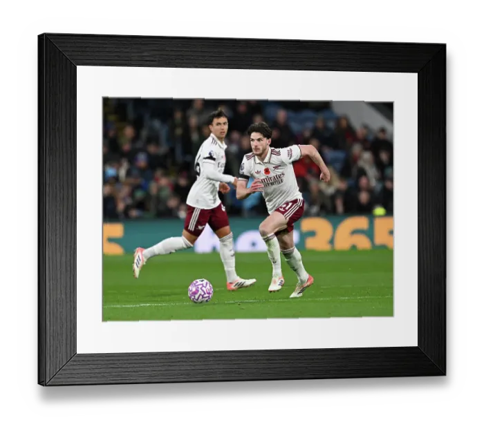 Framed Print : Burnley v Arsenal - Premier League Framed Print : Burnley v Arsenal - Premier League