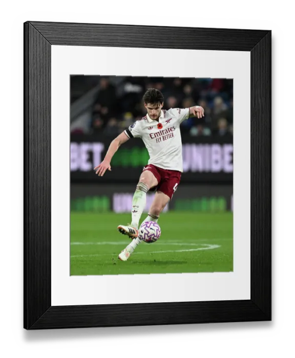 Framed Print : Burnley v Arsenal - Premier League