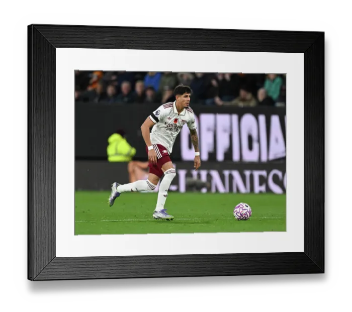 Framed Print : Burnley v Arsenal - Premier League