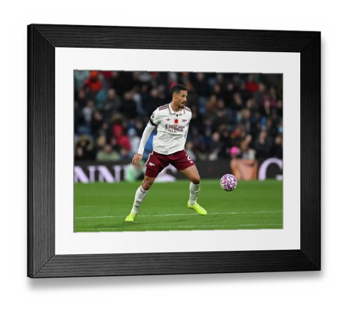 Framed Print : Burnley v Arsenal - Premier League