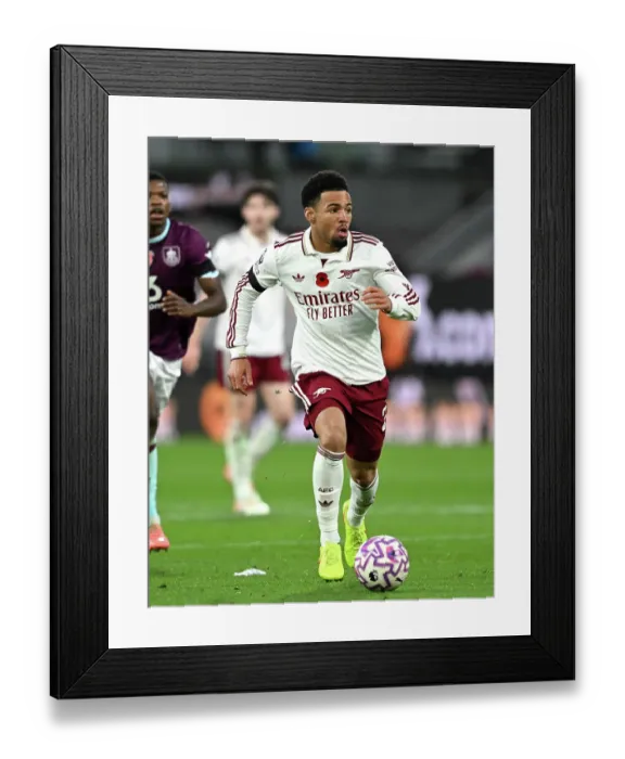 Framed Print : Burnley v Arsenal - Premier League Framed Print : Burnley v Arsenal - Premier League