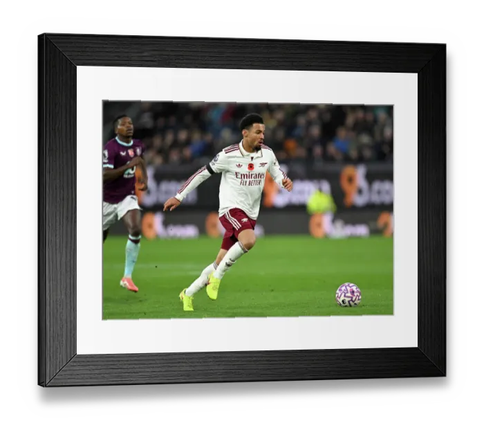 Framed Print : Burnley v Arsenal - Premier League Framed Print : Burnley v Arsenal - Premier League