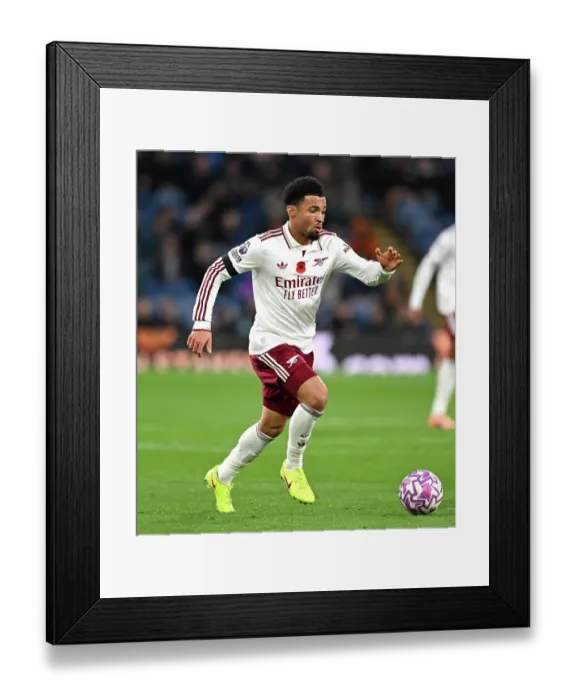 Framed Print : Burnley v Arsenal - Premier League Framed Print : Burnley v Arsenal - Premier League