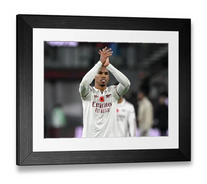 Framed Print : Burnley v Arsenal - Premier League