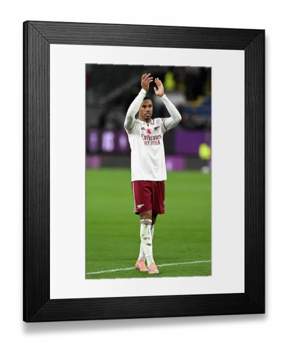 Framed Print : Burnley v Arsenal - Premier League