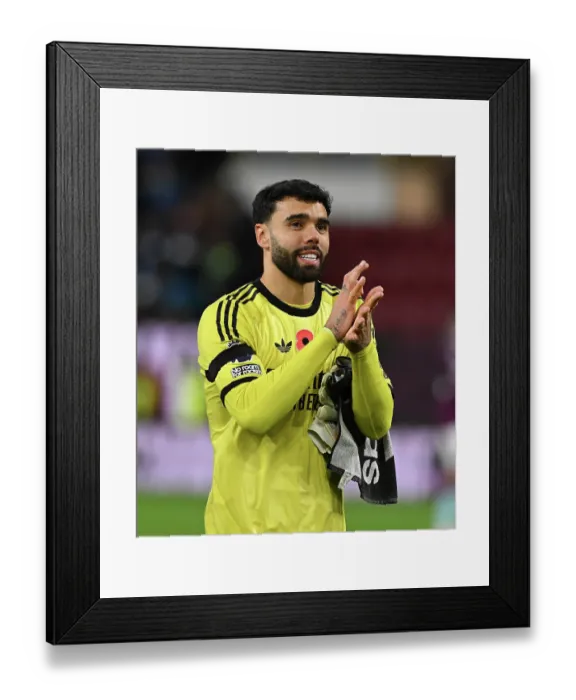 Framed Print : Burnley v Arsenal - Premier League Framed Print : Burnley v Arsenal - Premier League