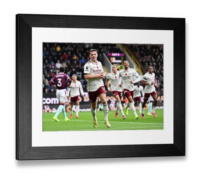 Framed Print : Burnley v Arsenal - Premier League Framed Print : Burnley v Arsenal - Premier League