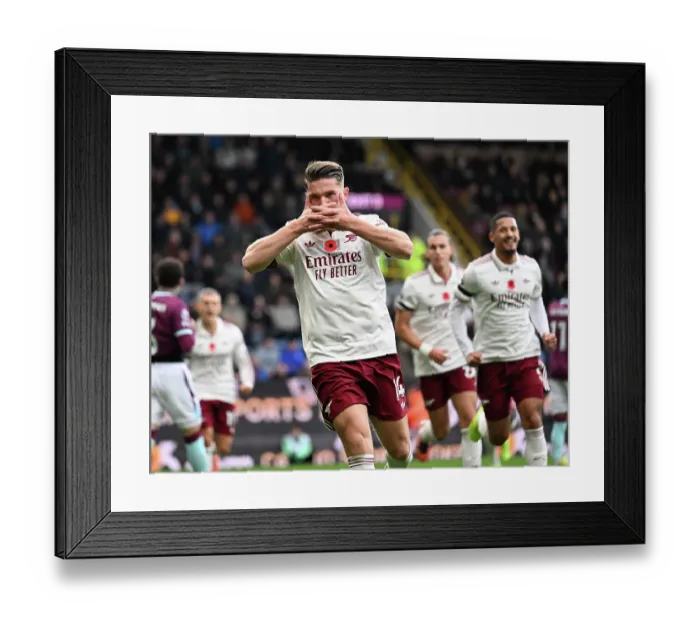 Framed Print : Burnley v Arsenal - Premier League Framed Print : Burnley v Arsenal - Premier League