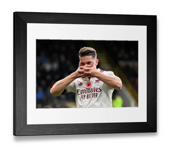 Framed Print : Burnley v Arsenal - Premier League Framed Print : Burnley v Arsenal - Premier League