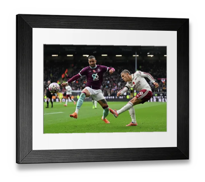 Framed Print : Burnley v Arsenal - Premier League