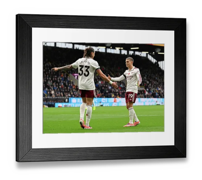 Framed Print : Burnley v Arsenal - Premier League Framed Print : Burnley v Arsenal - Premier League