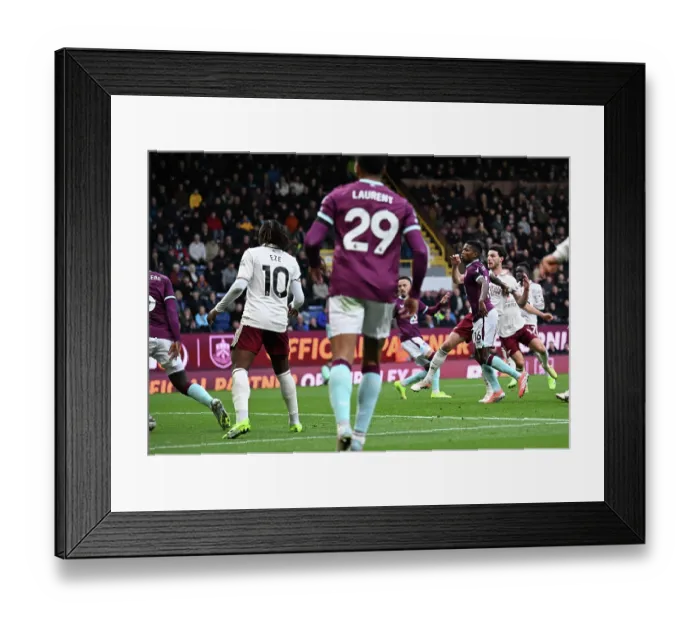 Framed Print : Burnley v Arsenal - Premier League