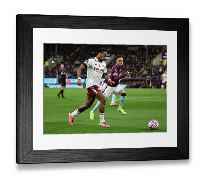 Framed Print : Burnley v Arsenal - Premier League