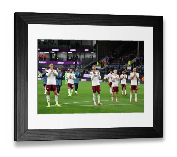 Framed Print : Burnley v Arsenal - Premier League Framed Print : Burnley v Arsenal - Premier League