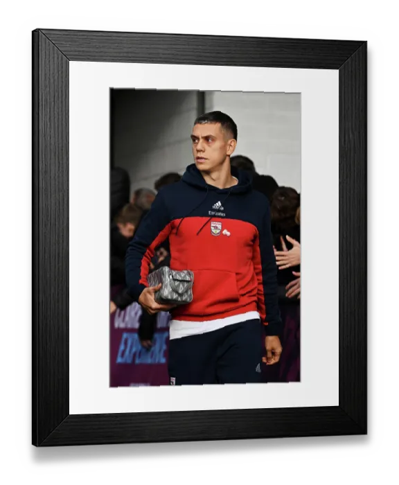 Framed Print : Burnley v Arsenal - Premier League Framed Print : Burnley v Arsenal - Premier League