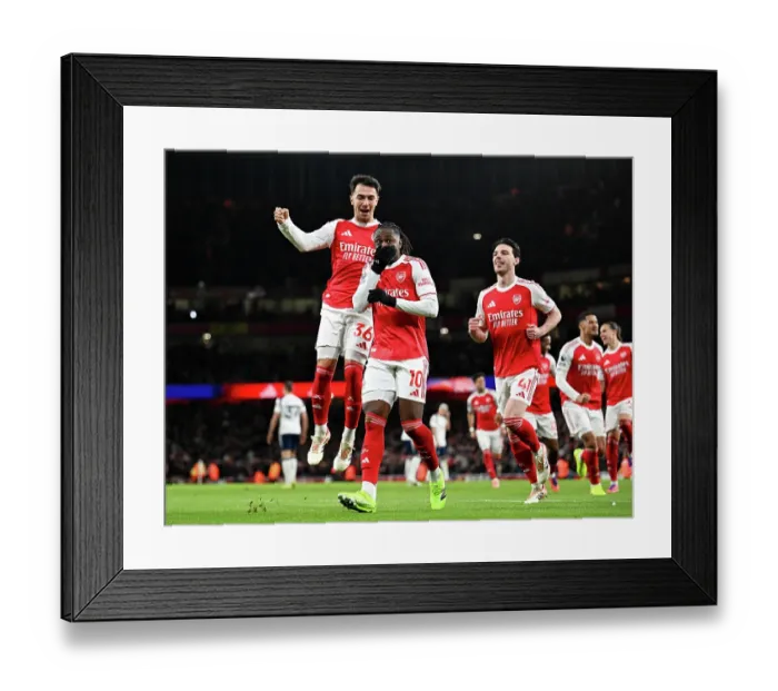 Framed Print : Arsenal v Tottenham Hotspur - Premier League