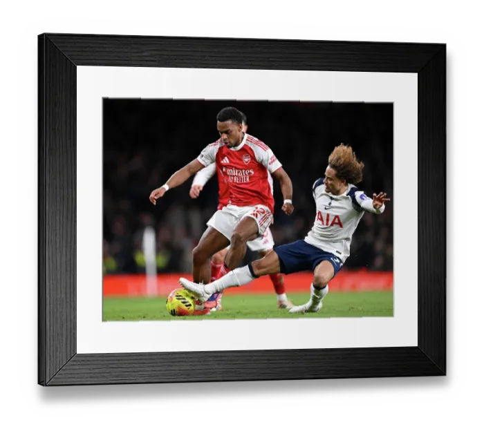 Framed Print : Arsenal v Tottenham Hotspur - Premier League