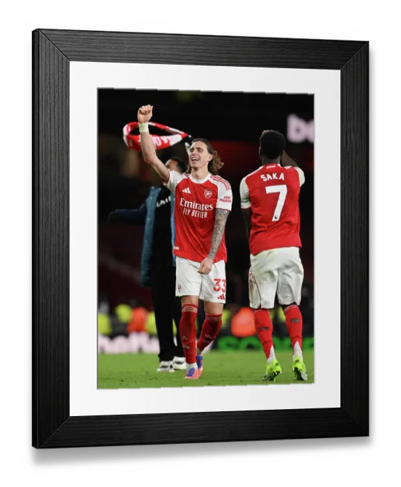 Framed Print : Arsenal v Tottenham Hotspur - Premier League