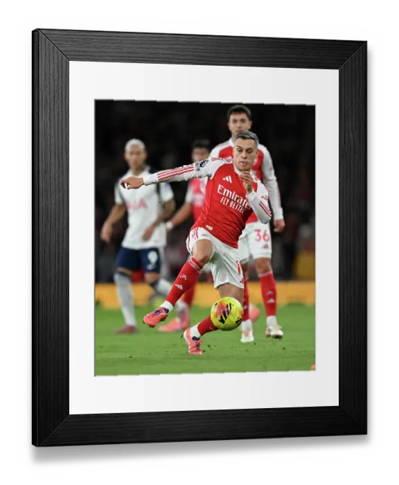 Framed Print : Arsenal v Tottenham Hotspur - Premier League