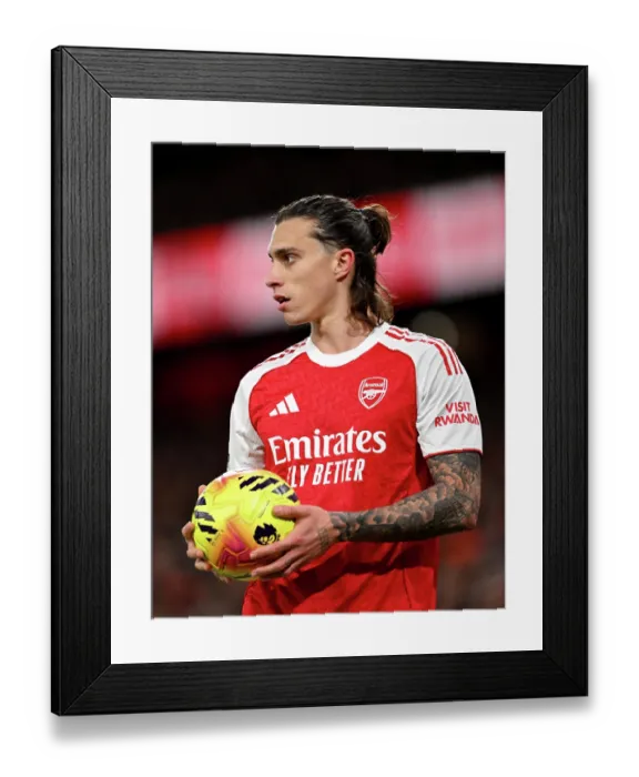 Framed Print : Arsenal v Tottenham Hotspur - Premier League