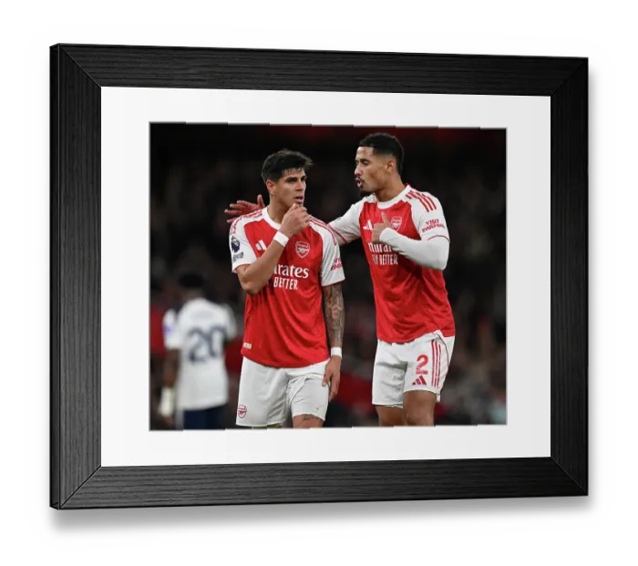 Framed Print : Arsenal v Tottenham Hotspur - Premier League
