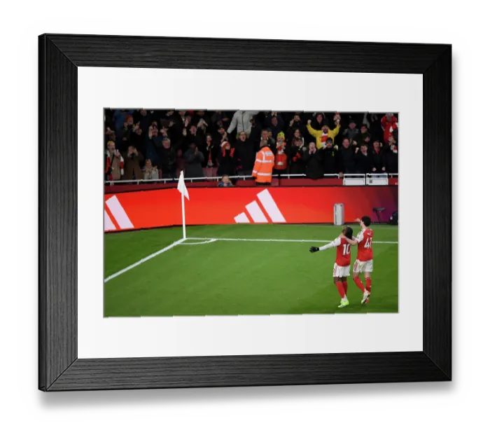 Framed Print : Arsenal v Tottenham Hotspur - Premier League