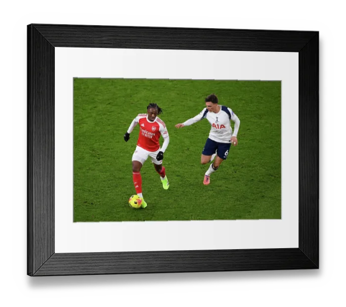 Framed Print : Arsenal v Tottenham Hotspur - Premier League