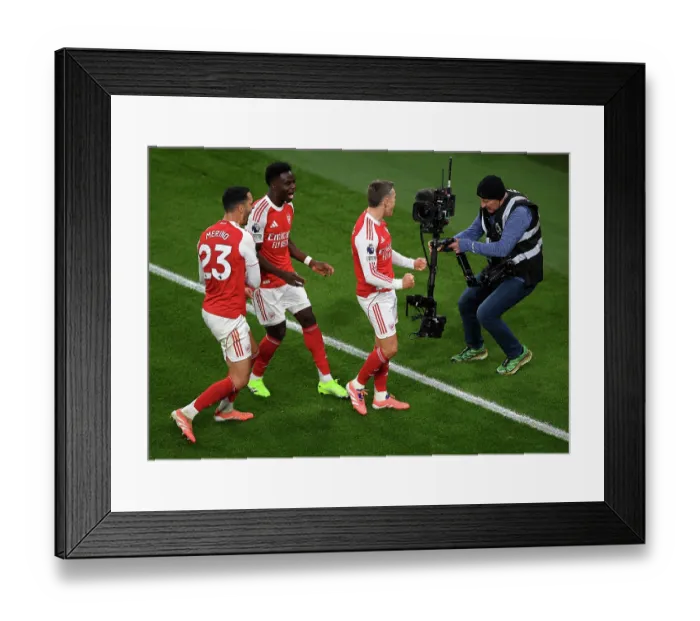 Framed Print : Arsenal v Tottenham Hotspur - Premier League