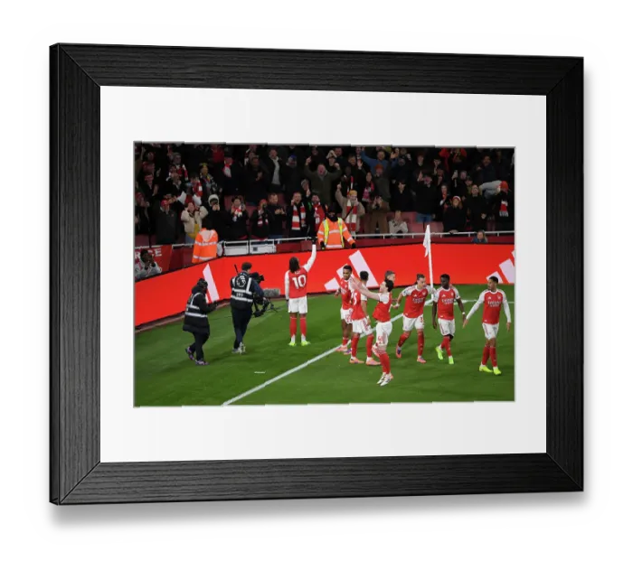 Framed Print : Arsenal v Tottenham Hotspur - Premier League Framed Print : Arsenal v Tottenham Hotspur - Premier League