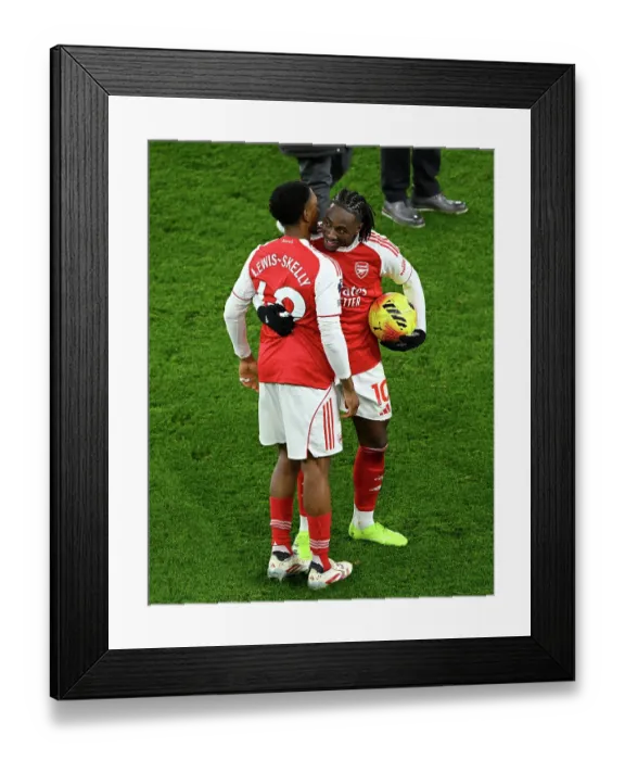 Framed Print : Arsenal v Tottenham Hotspur - Premier League