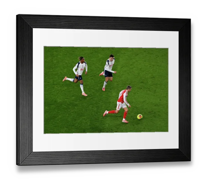 Framed Print : Arsenal v Tottenham Hotspur - Premier League