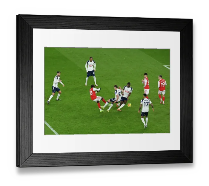 Framed Print : Arsenal v Tottenham Hotspur - Premier League