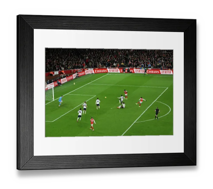 Framed Print : Arsenal v Tottenham Hotspur - Premier League