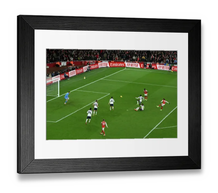 Framed Print : Arsenal v Tottenham Hotspur - Premier League