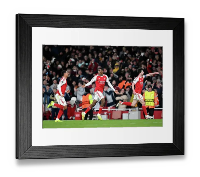 Framed Print : Arsenal FC v FC Bayern München - UEFA Champions League 2025 / 26 League Phase MD5