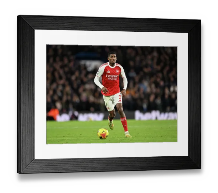 Framed Print : Chelsea v Arsenal - Premier League Framed Print : Chelsea v Arsenal - Premier League