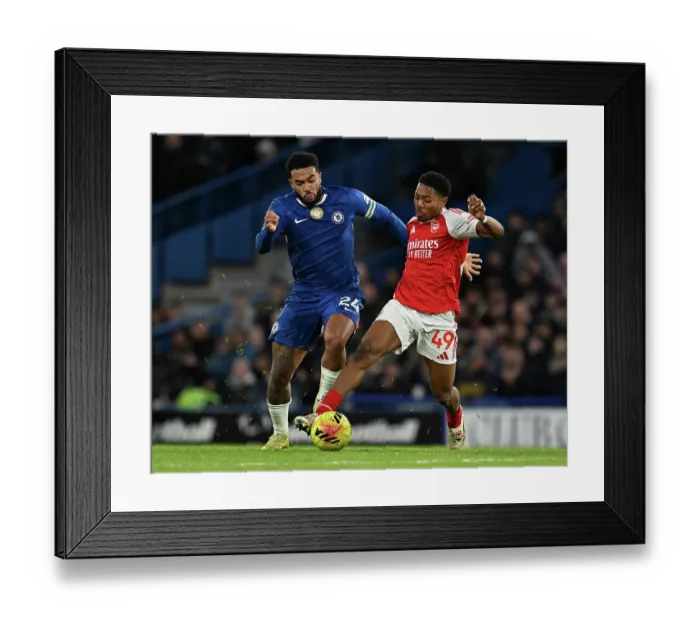 Framed Print : Chelsea v Arsenal - Premier League Framed Print : Chelsea v Arsenal - Premier League