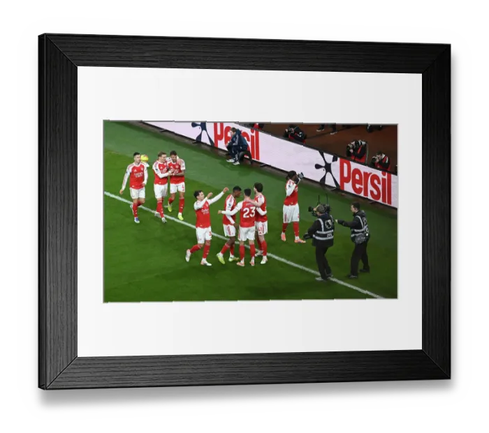 Framed Print : Arsenal v Brentford - Premier League