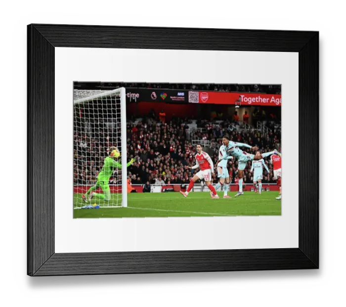 Framed Print : Arsenal v Brentford - Premier League