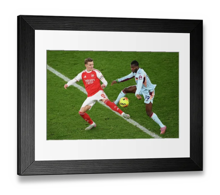 Framed Print : Arsenal v Brentford - Premier League