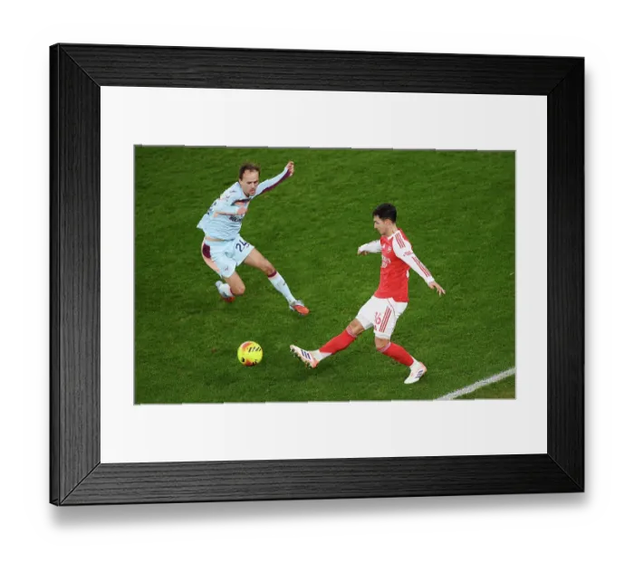 Framed Print : Arsenal v Brentford - Premier League Framed Print : Arsenal v Brentford - Premier League