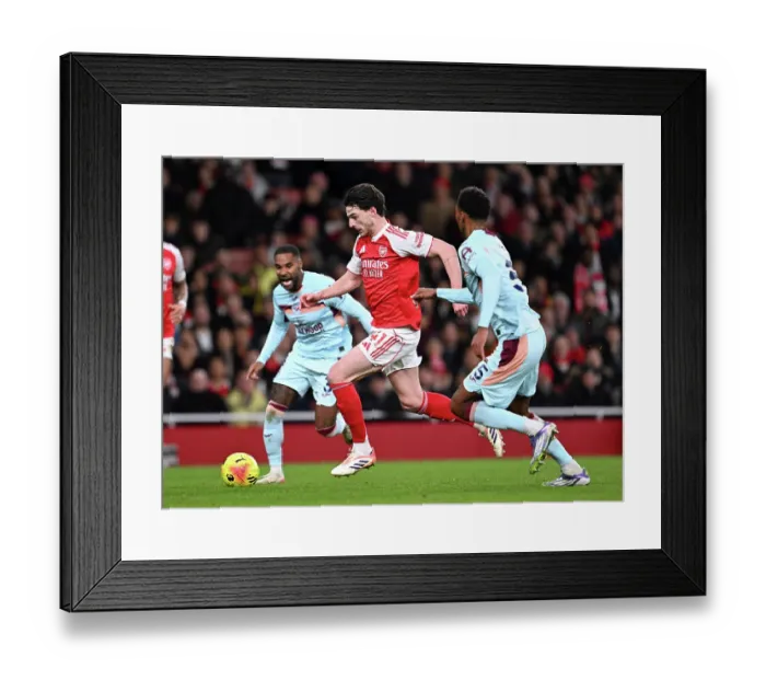 Framed Print : Arsenal v Brentford - Premier League