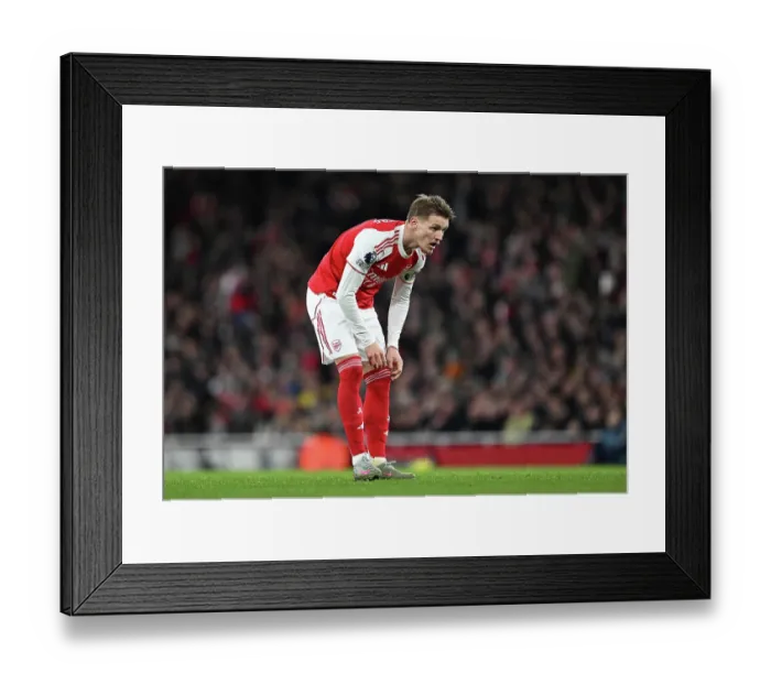 Framed Print : Arsenal v Brentford - Premier League