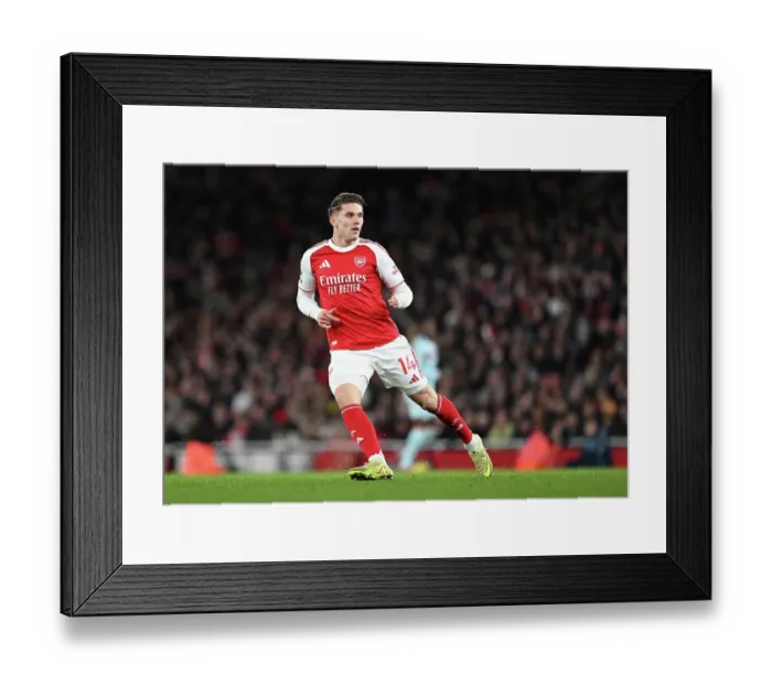 Framed Print : Arsenal v Brentford - Premier League