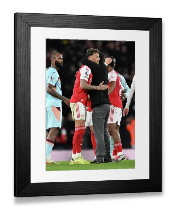 Framed Print : Arsenal v Brentford - Premier League